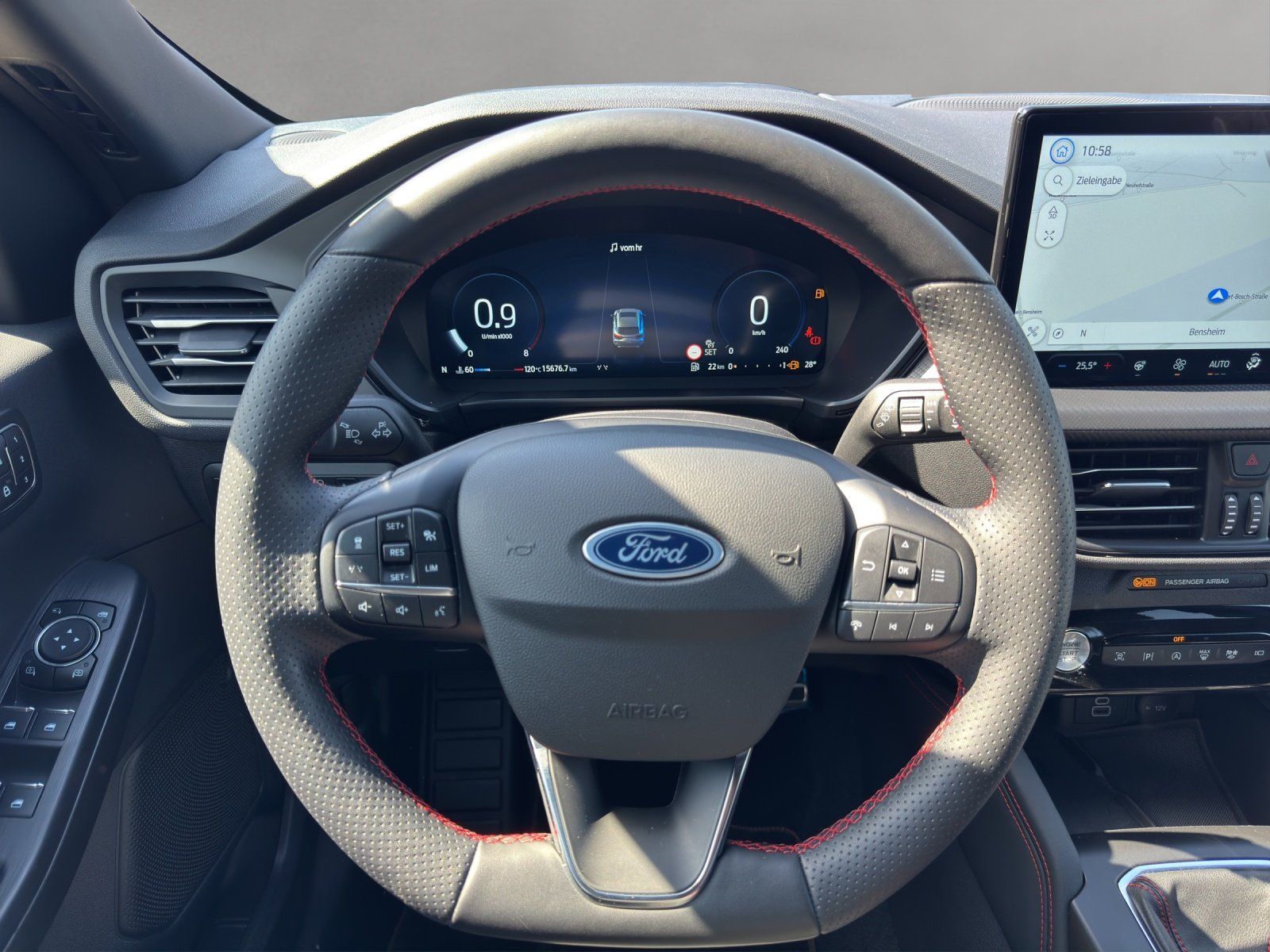 Fahrzeugabbildung Ford Kuga 1.5 ST-Line X ACC/AHK/KAMERA/LED/NAVI/SHZ/