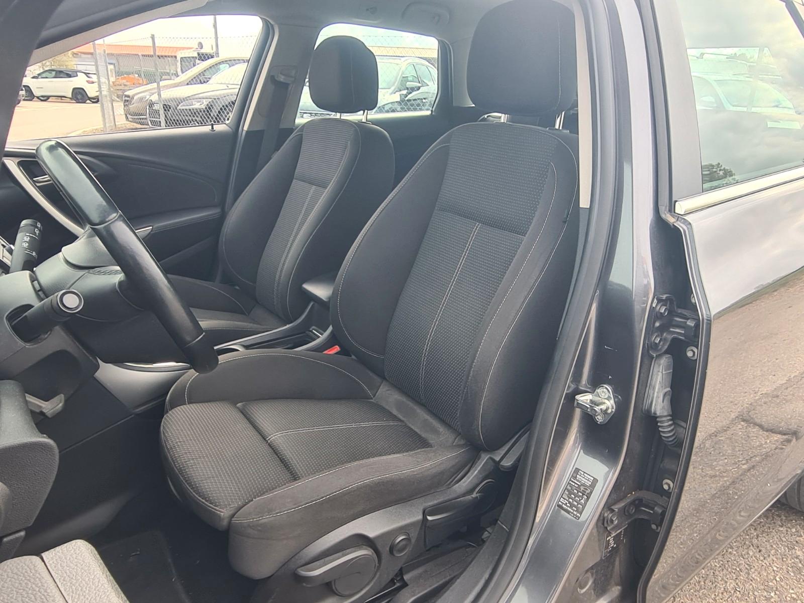 Opel Astra 2011 — photo 16