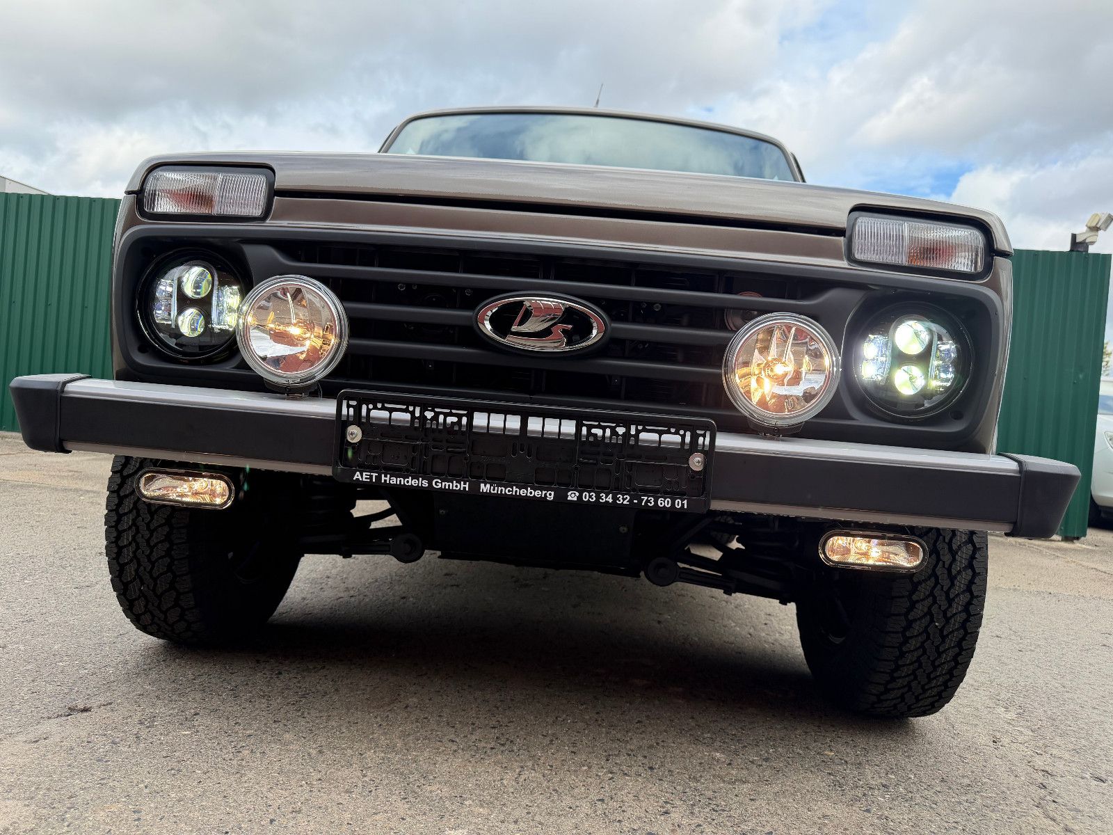 Fahrzeugabbildung Lada LEGEND "PREMIUM PLUS"! SONDERAUSST. AET-2026!