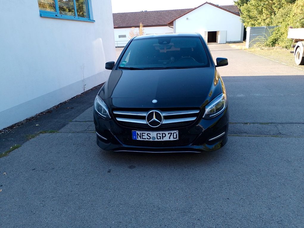Image of Mercedes-Benz B 220