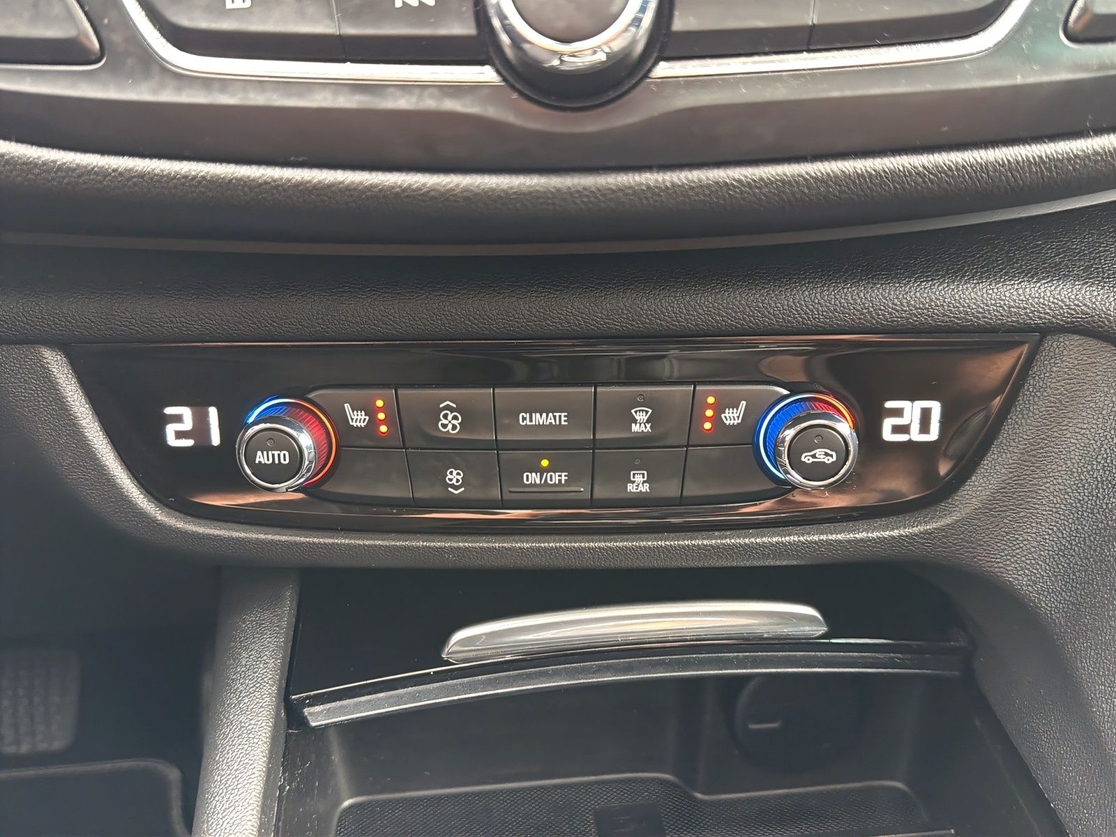 Fahrzeugabbildung Opel Insignia INNOVATION NAVI PANO LED ACC HEAD UP
