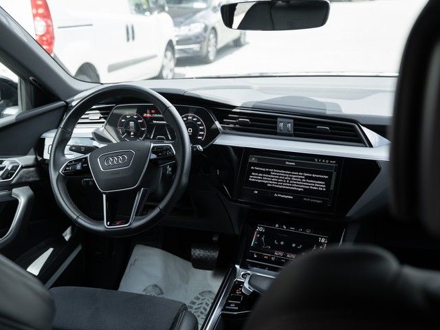 e-tron 50 quattro S line LUFTFEDERUNG+AHK+MATRIX
