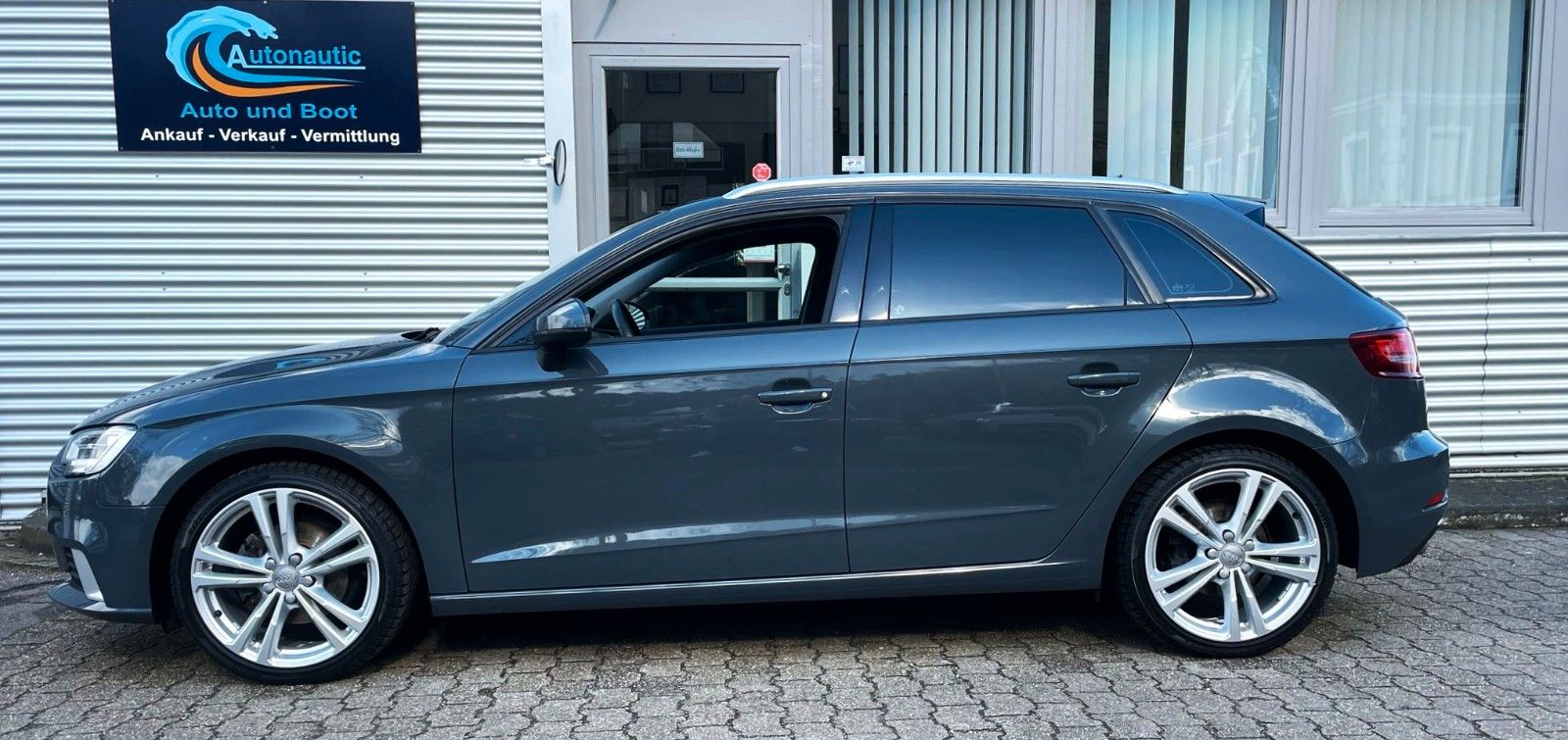 Fahrzeugabbildung Audi A3 SPORTBACK 150 PS SPORT NAVI BI-XENON DSP 18''