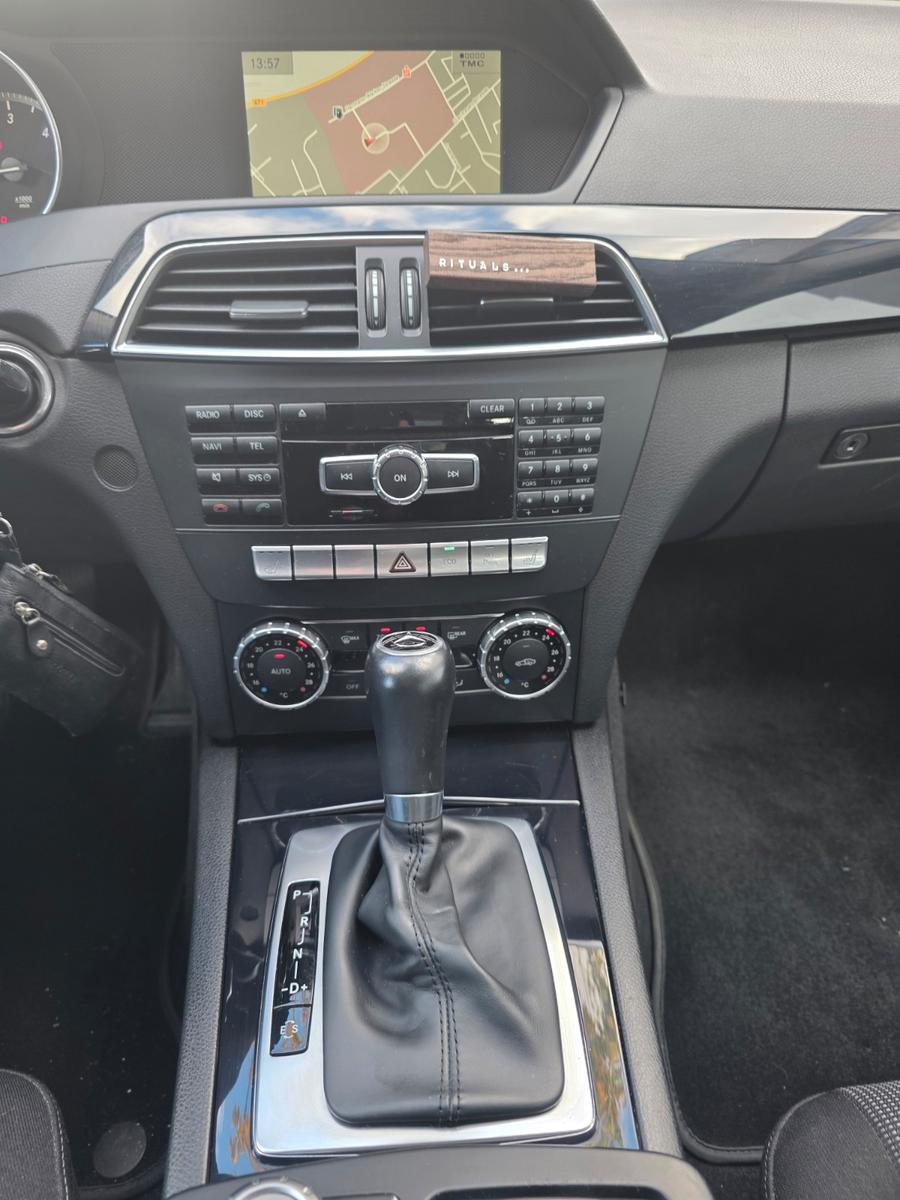 Mercedes-Benz C220 2014 — photo 11