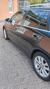 Volkswagen Golf 1.6 TDI BMotion Tech Style Variant Styl... - Volkswagen Golf aus 2011: Kombi
