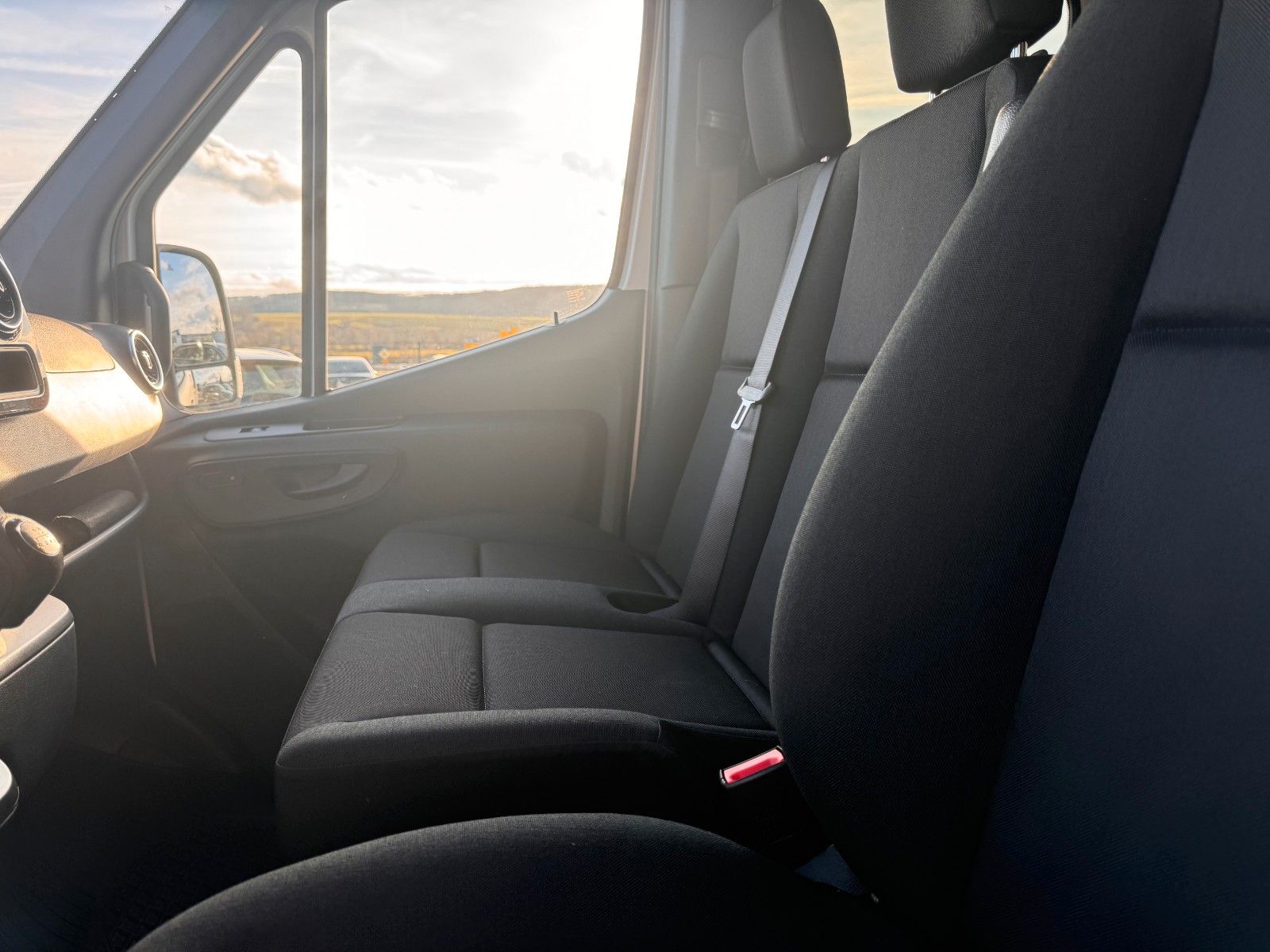 Fahrzeugabbildung Mercedes-Benz Sprinter 317 CDI DoKa Klima Stdheiz AHK3,5to