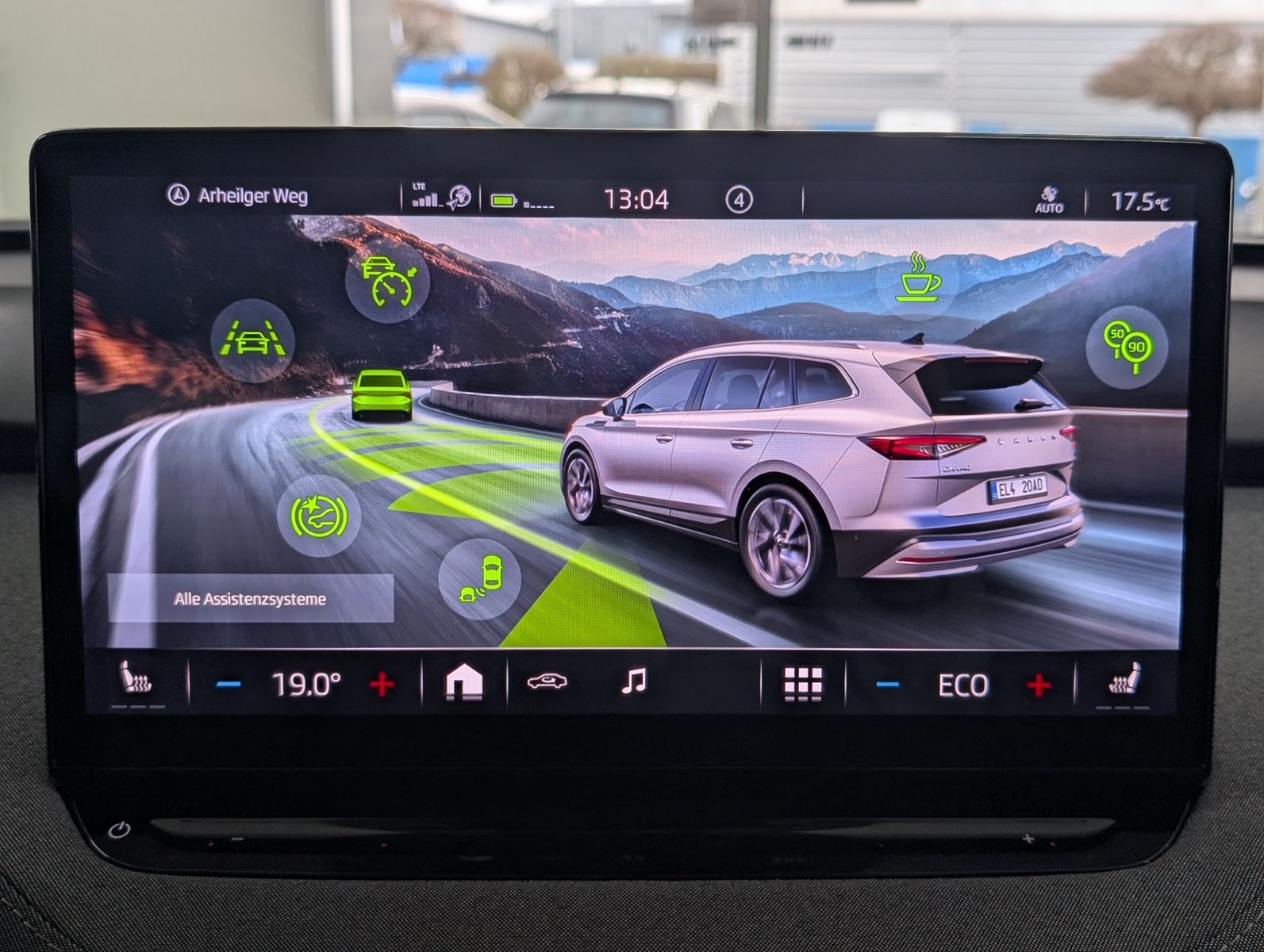 Fahrzeugabbildung SKODA Enyaq iV 80 Loft Convenience Paket+ ACC 82KWh1