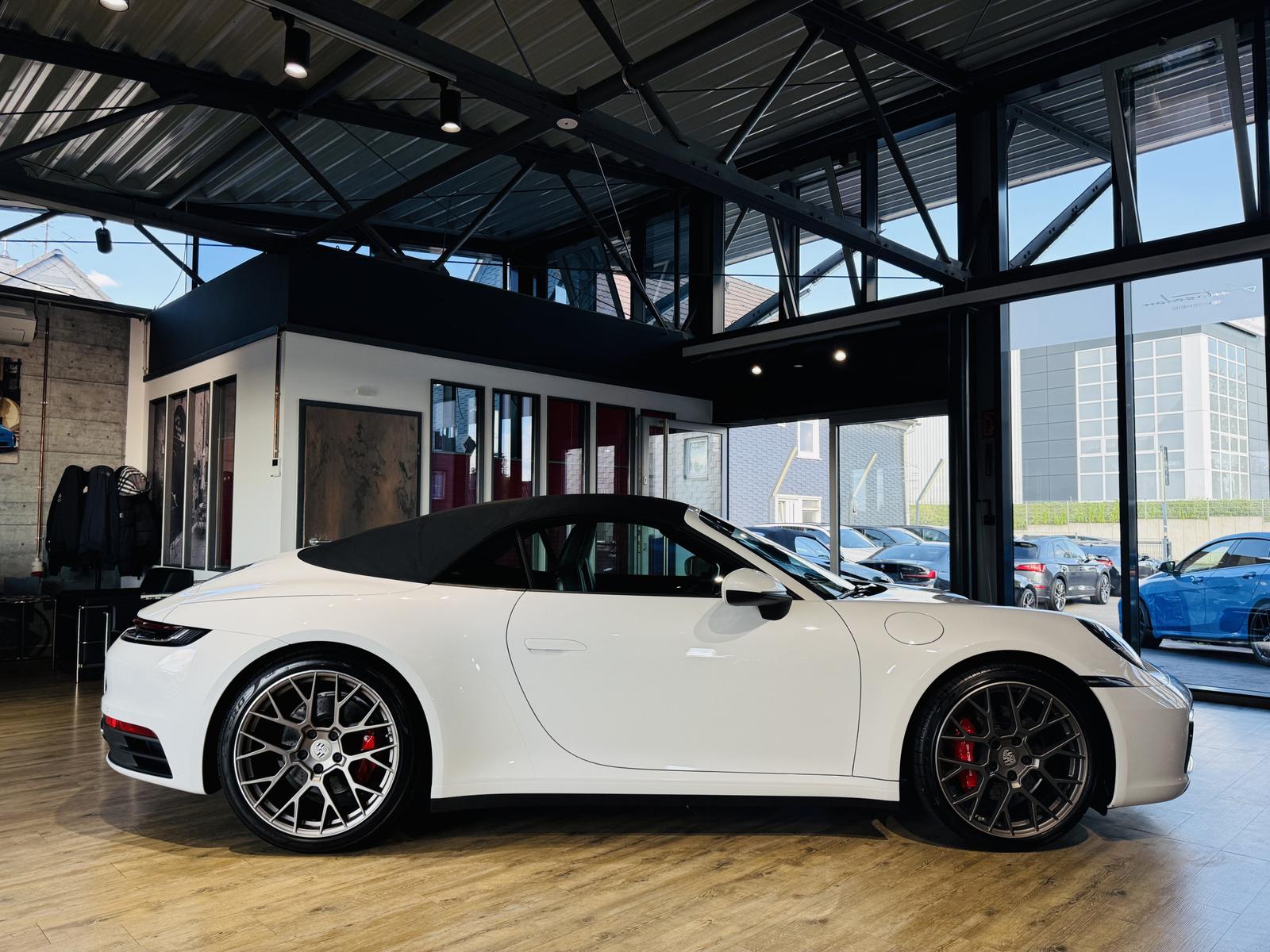 Porsche 992 Carrera 4S Cabriolet PDK*CHRONO*