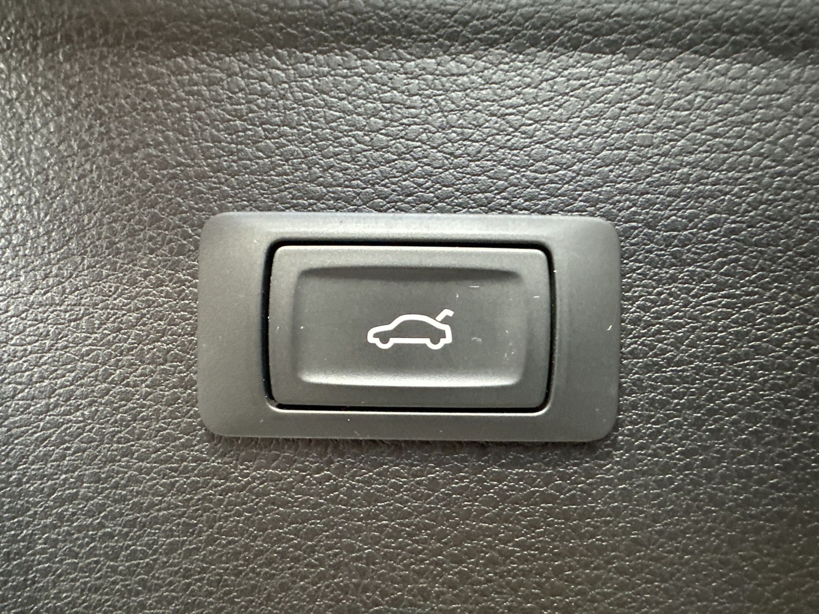 Fahrzeugabbildung Audi Q5 40 TDI Quattro S-Line NAV+LED+HUD+ACC+19ZO+PP