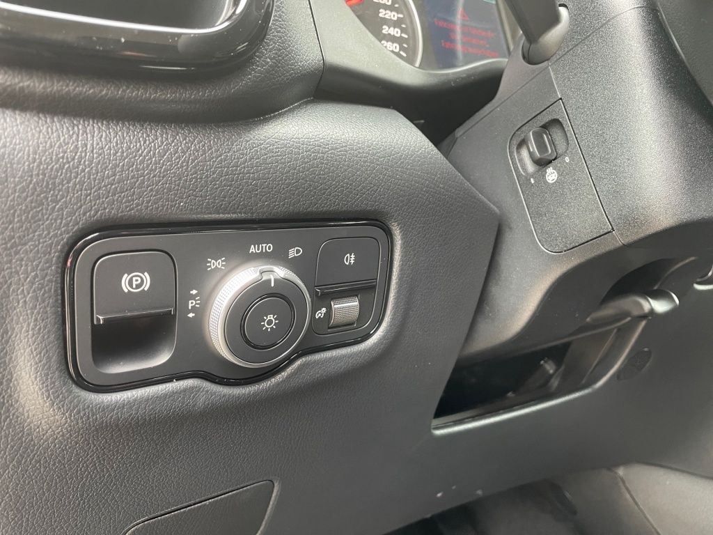 Fahrzeugabbildung Mercedes-Benz Vito 119 CDI Tourer SELECT Lang LED, AHK, STHZ