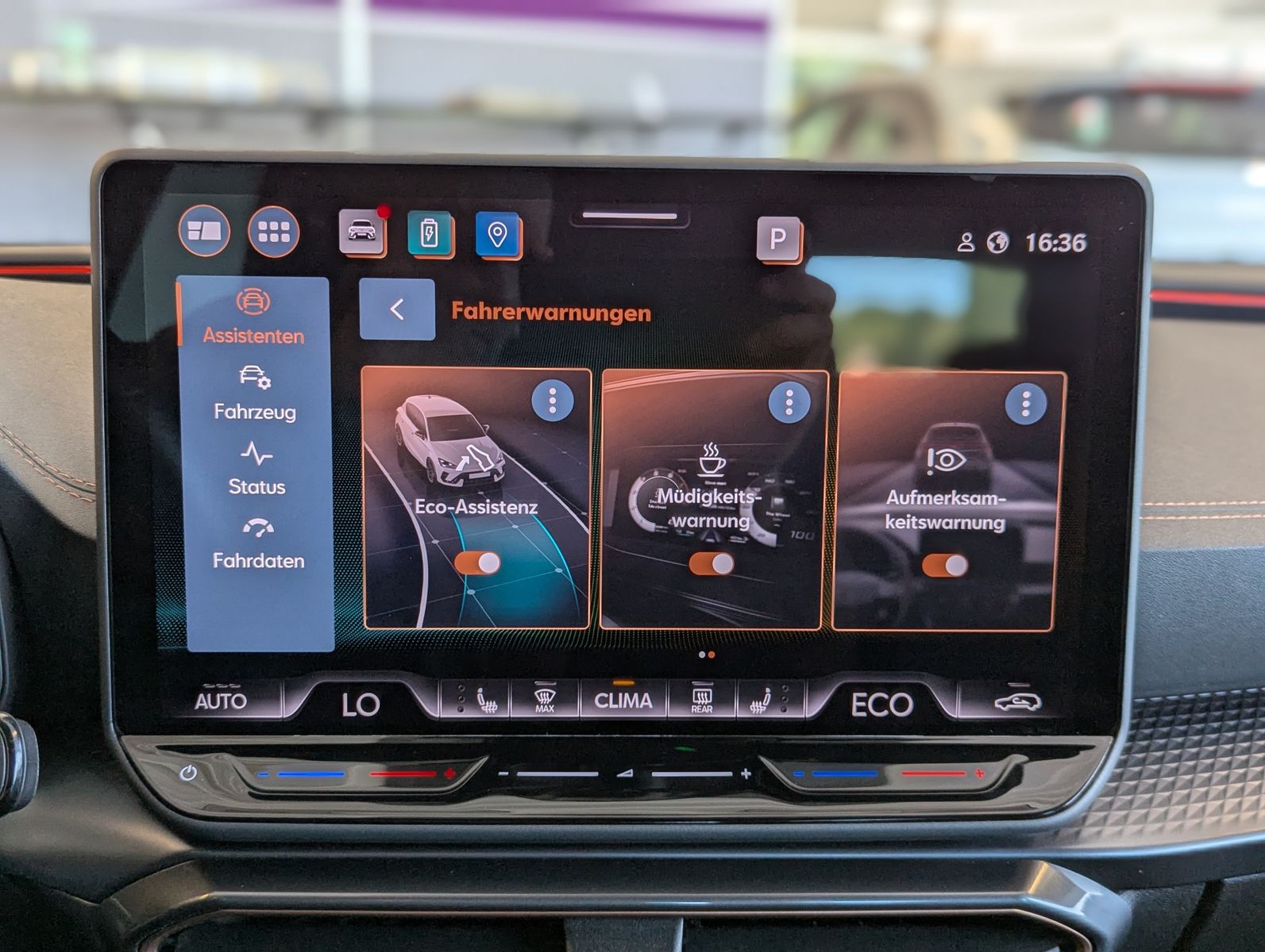 Fahrzeugabbildung CUPRA Leon 1.5 e-Hybrid Matrix Edge-Intelligent-Paket