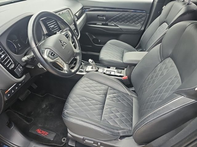 Fahrzeugabbildung Mitsubishi Outlander 2.4 PHEV 4WD PLUG-IN HYBRID KAMERA SHZ