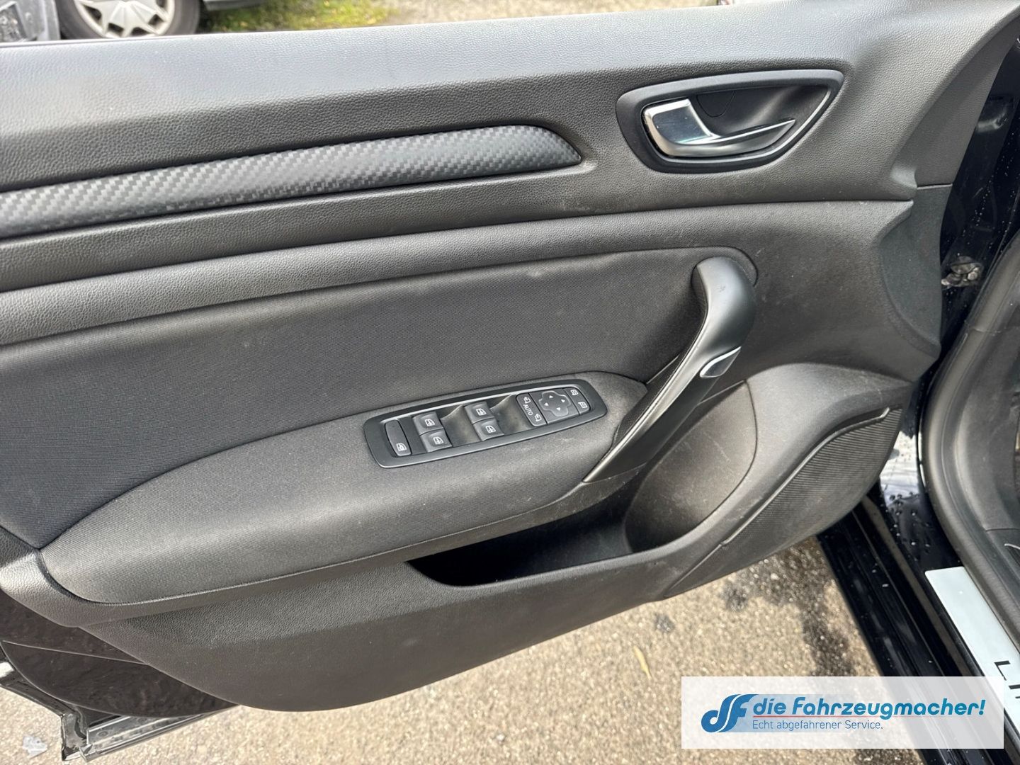 Fahrzeugabbildung Renault Megane IV Grandtour Automatik Limited *EXPORT