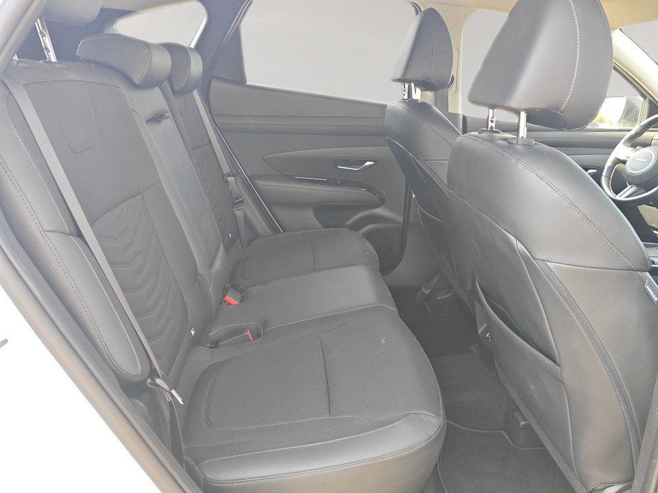 Fahrzeugabbildung Hyundai TUCSON 1.6T 160PS 48V DCT AWD TREND LED