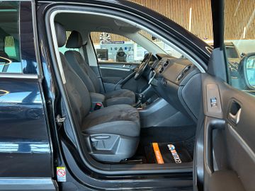 Volkswagen Tiguan Sport & Style 4Motion *BiXenon*Navi*AHK*