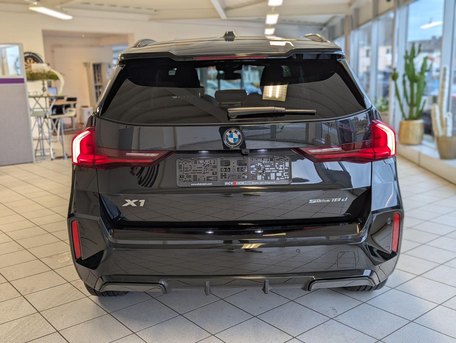 BMW X1 18d sDrive M-Sport Travel-Paket Pano Cam AHK - Image 6