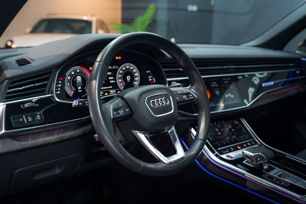 AUDI Q7 55 TFSI PANO*AHK*MATRIX*360*NAVI*ASSIST* AUDI Q7 55 TFSI PANO*AHK*MATRIX*360*NAVI*ASSIST*