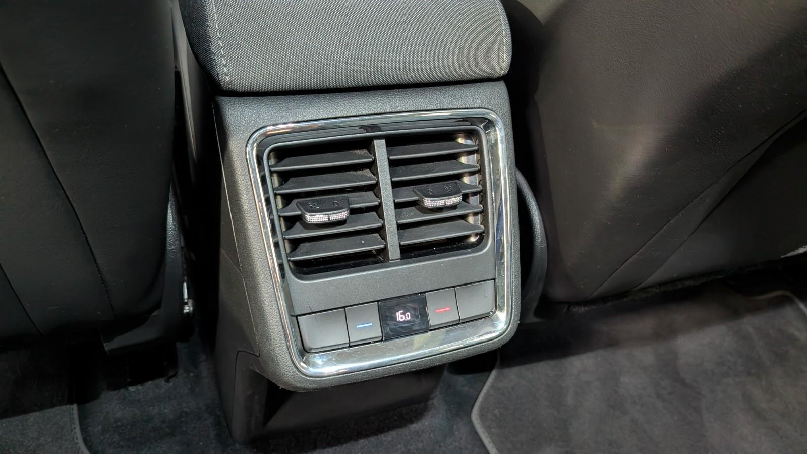 Skoda Enyaq 80 Loft KAM*LANE*SHZ*19"