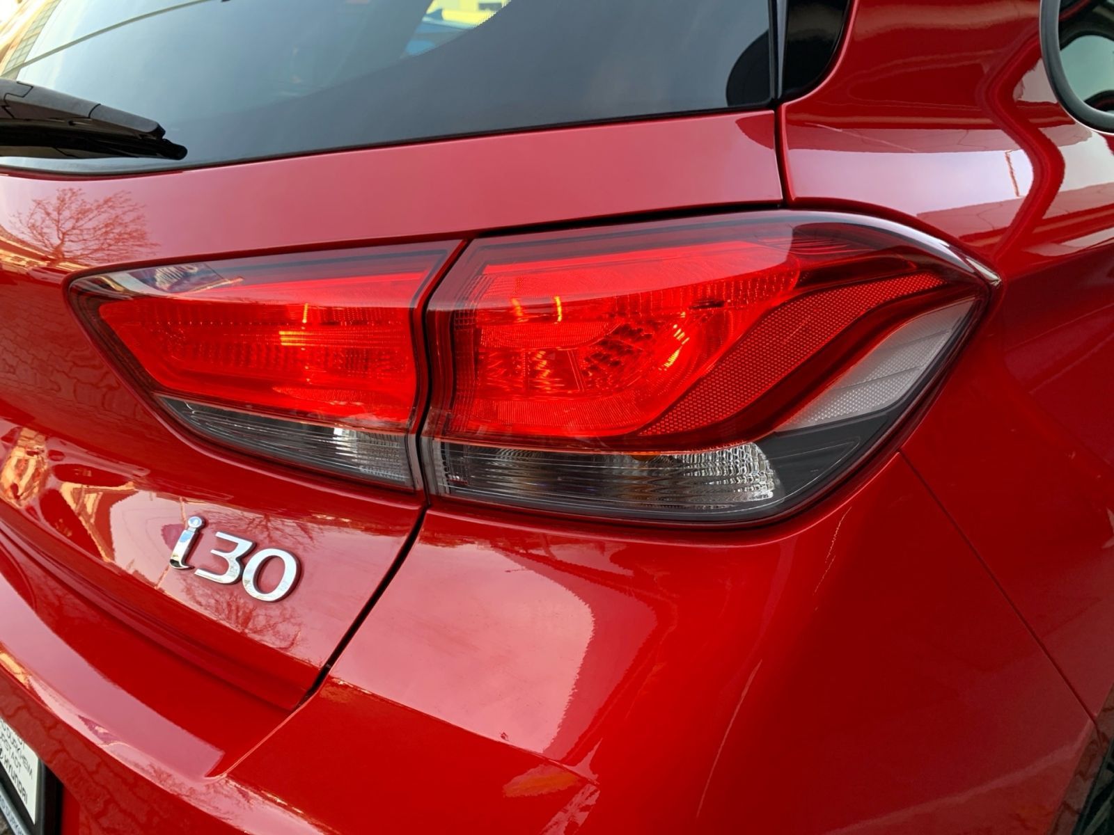 Fahrzeugabbildung Hyundai i30 1.0 T-GDI Edition 30 8x bereift 1Hd