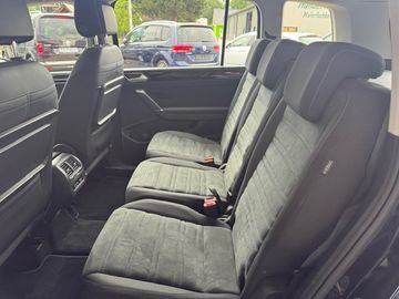 Bild 7 VW Touran Highline 2.0 TDI DSG AHK Navi Standheiz.
