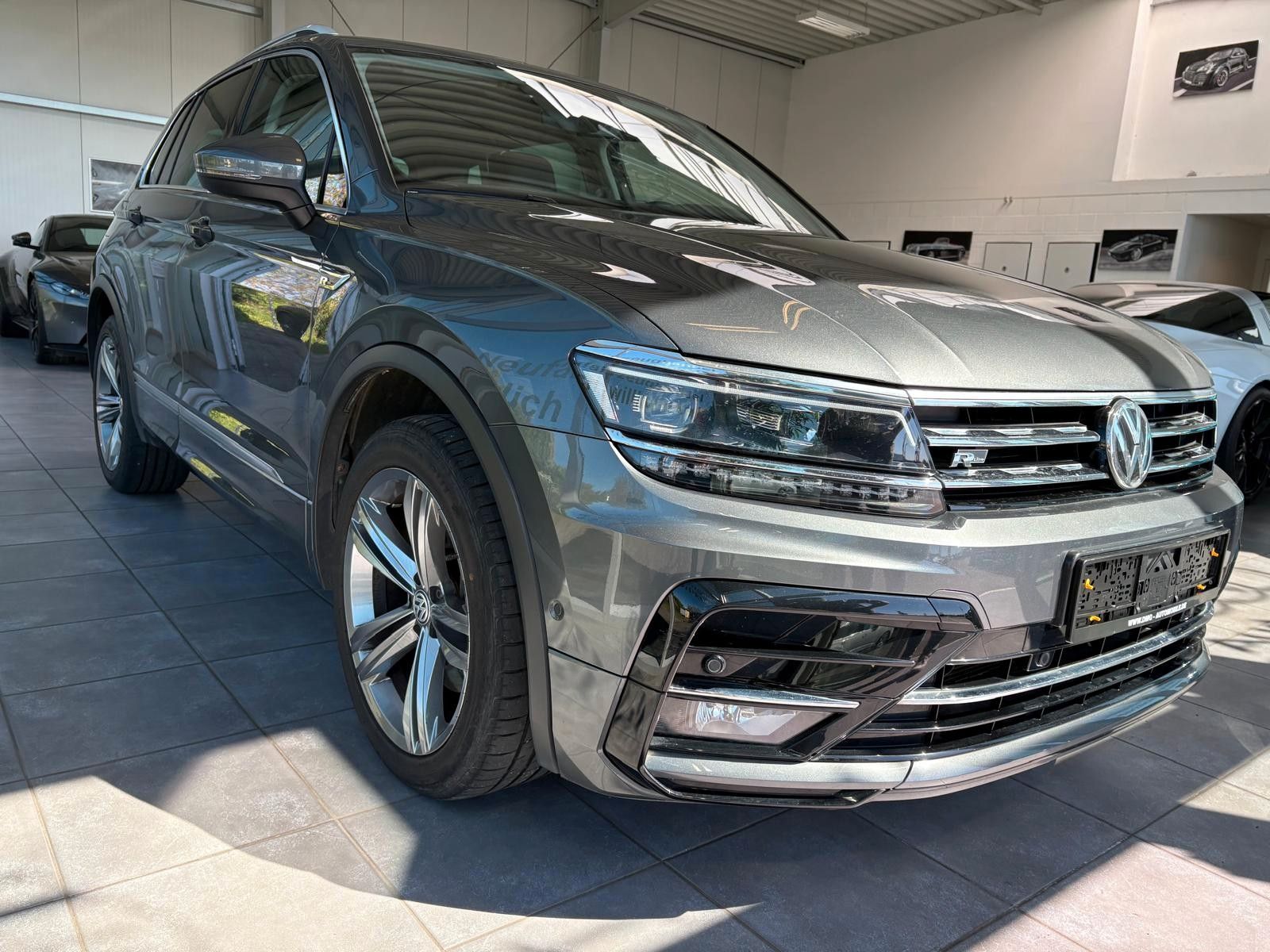 Fahrzeugabbildung Volkswagen Tiguan Highline BMT 4Motion/R LINE/leder/memory/