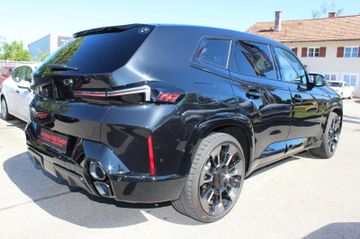 BMW XM - 5