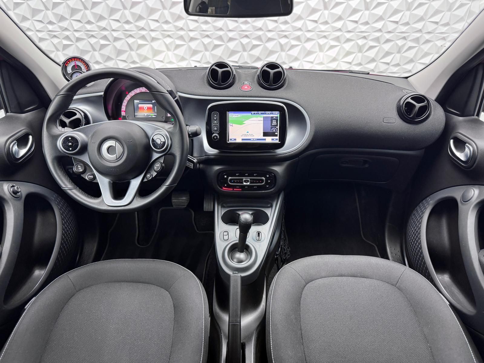 Fahrzeugabbildung Smart EQ-DRIVE60/PASSION/SHEIZ/R-CAM/PDC/NAVI/COOL&MED