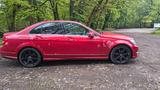Mercedes-Benz C 250 AMG RIGHT HAND DRIVE - mit Diesel-Antrieb: Rot, Panorama-Dach, Limousine