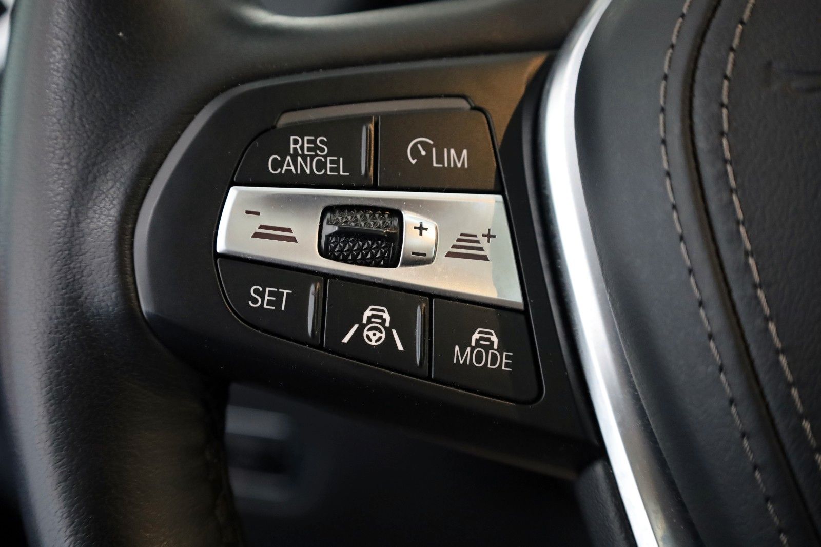 Fahrzeugabbildung BMW X5 xDrive 45e,Leder,Navi,Panorama,HUD,Kamera,ACC