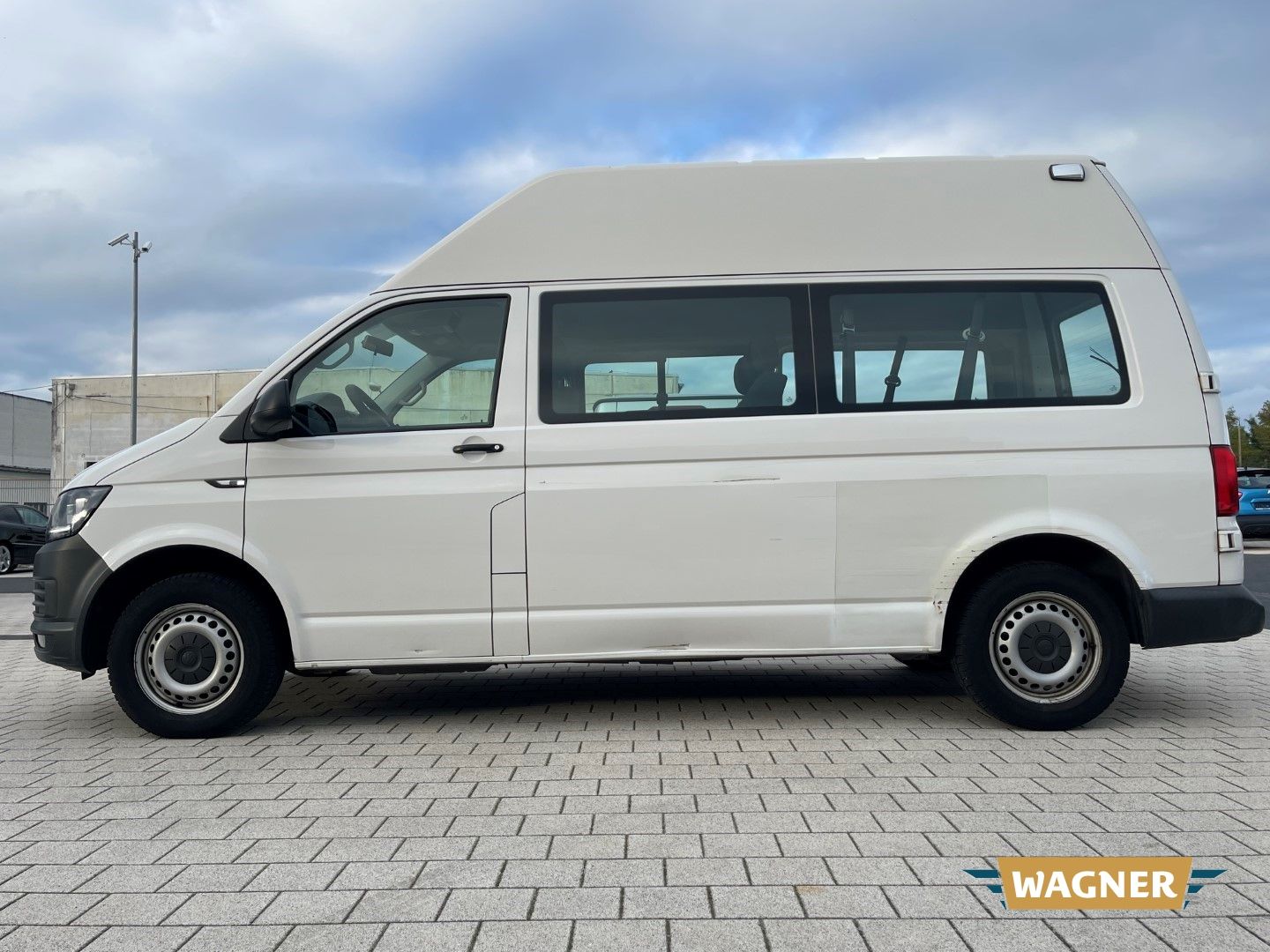 Fahrzeugabbildung Volkswagen T6 Kombi Hochdach lang 2.0 TDI 5-Sitzer