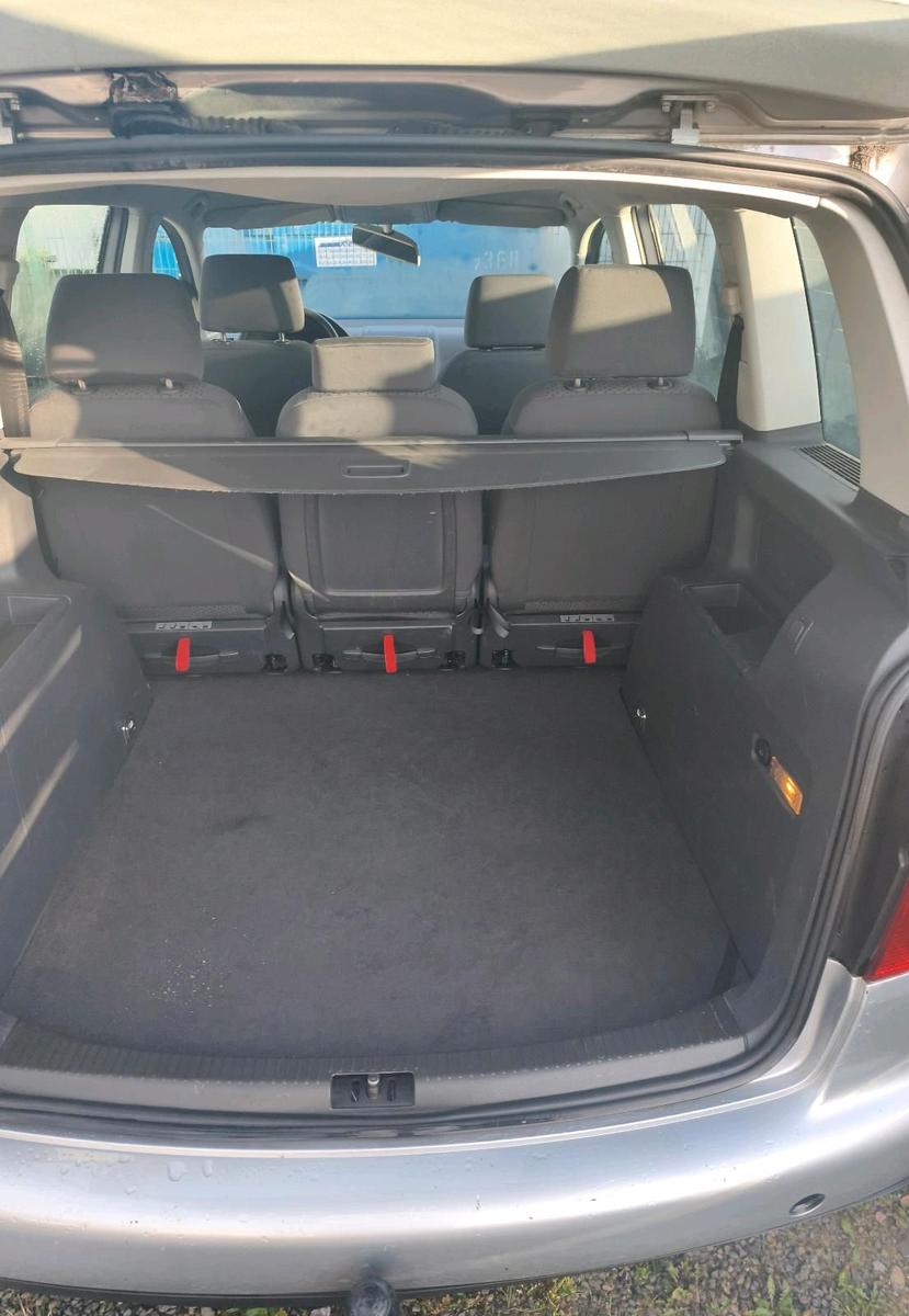 Volkswagen Touran 2006 — photo 11