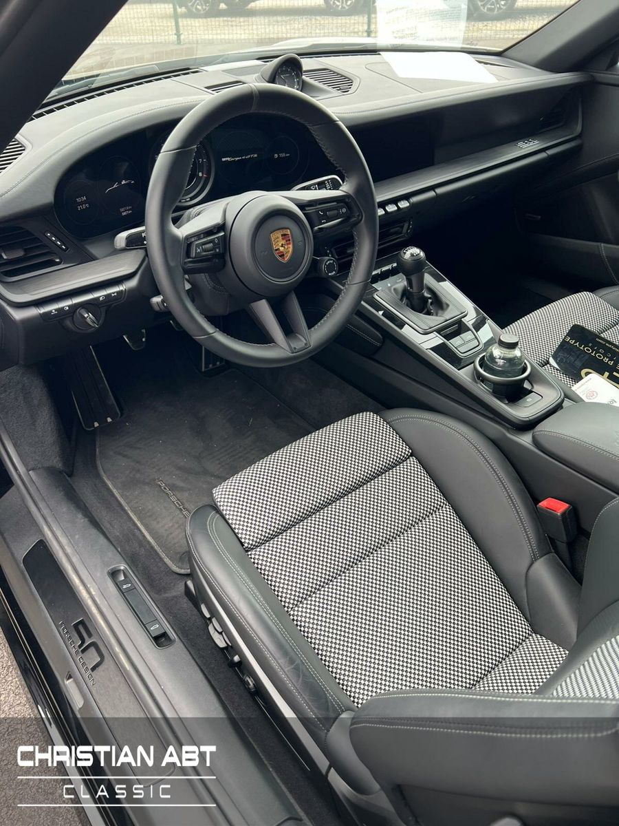 Fahrzeugabbildung Porsche 992 GTS Targa 50th Anniversary