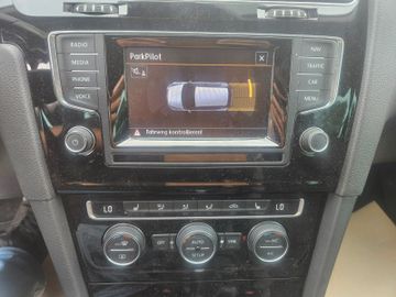 Volkswagen Golf - 9