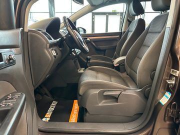 MYAUTOCENTER – Gebraucht- und Jahreswagen mit Werkstattservice in Pfaffenhofen Volkswagen Touran Comfortline *7-Sitzer*Freisprech*Klima*