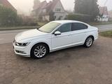 Volkswagen Passat 1.5 Lim. Highline DSG *LED+Navi+ACC+8xRei - Volkswagen Passat: 1.8