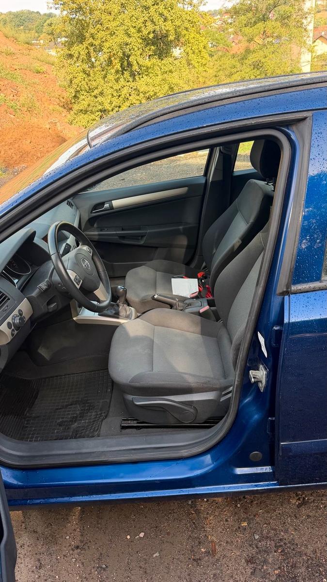 Opel Astra 2007 — photo 7
