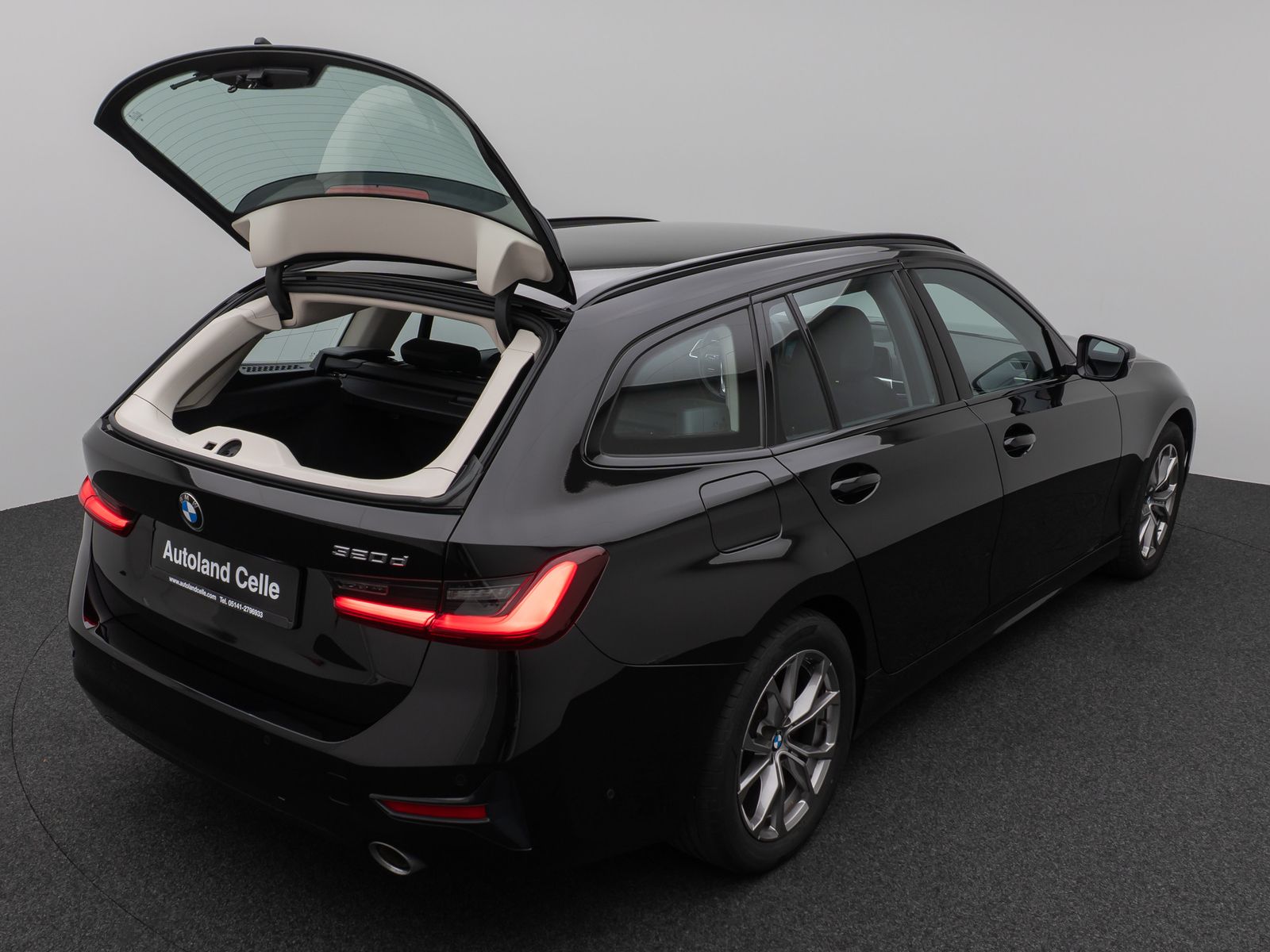 Fahrzeugabbildung BMW 320d SportLine DAB PDC Geschwindigkeitsreg Alarm