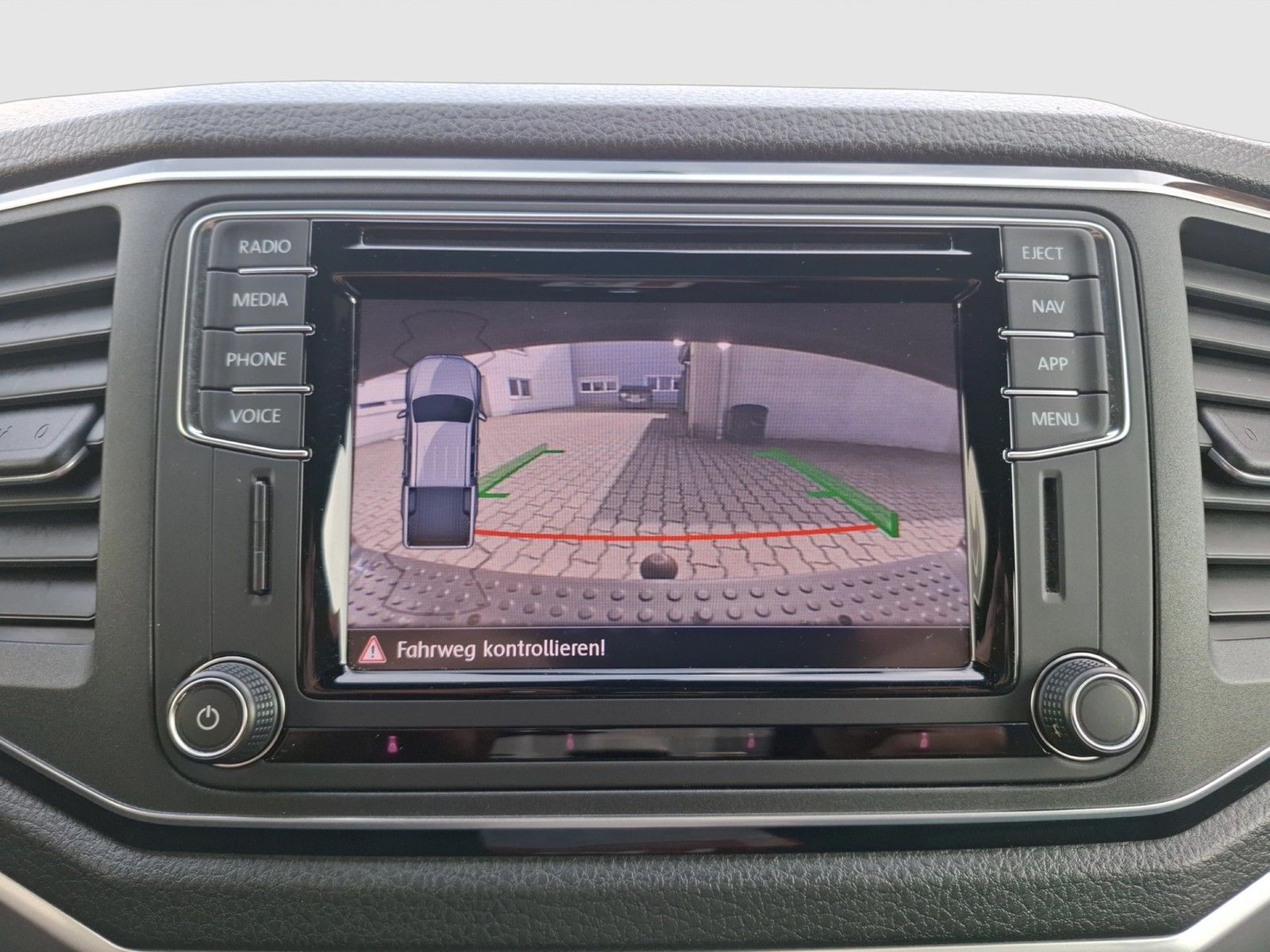 Fahrzeugabbildung Volkswagen Amarok TDI Aventura DC DSG 4M STH Xenon AHK Navi