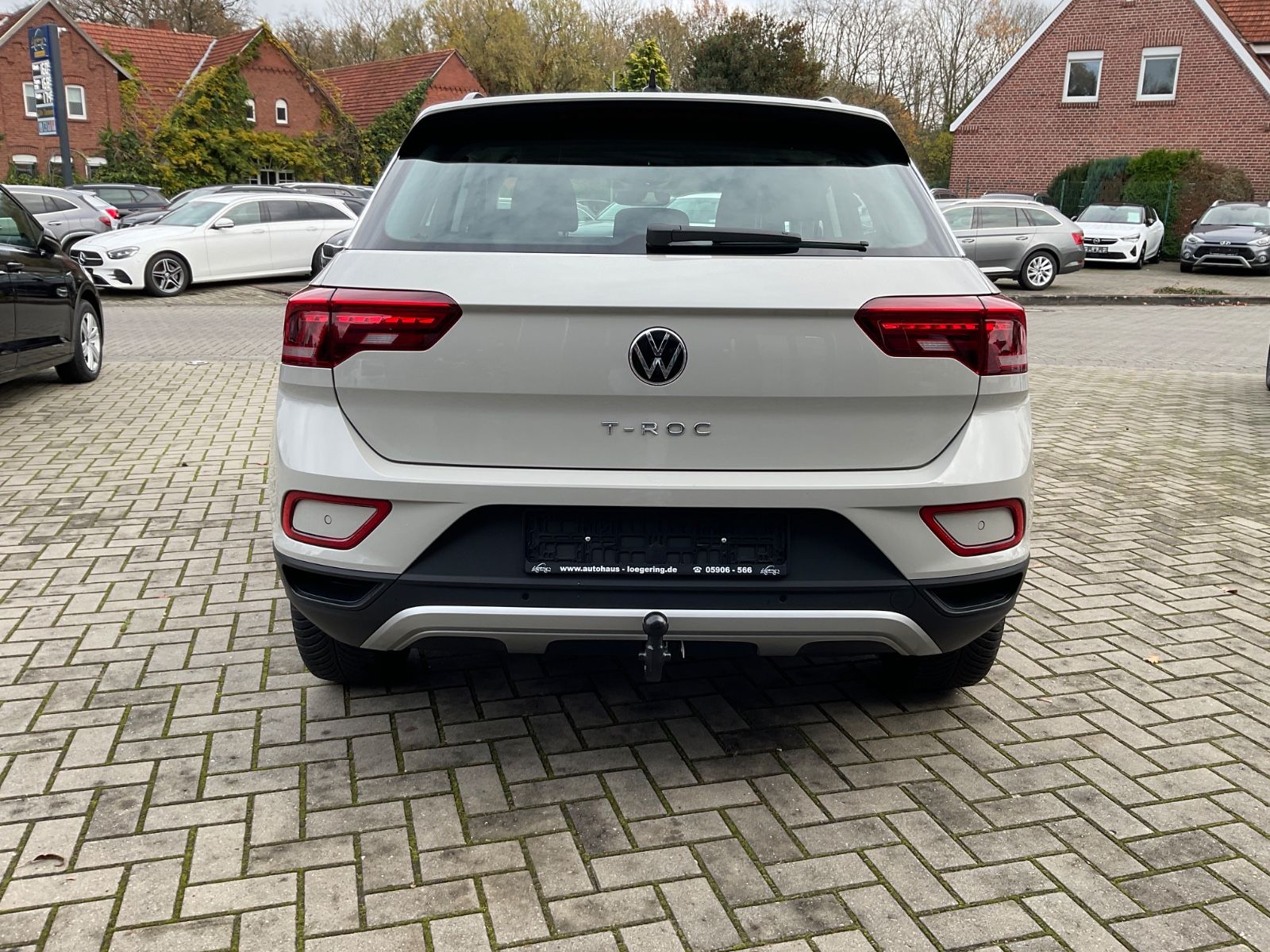 Fahrzeugabbildung Volkswagen T-Roc 1.5 TSI DSG Life,LED,AHK,Navi
