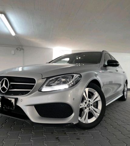 Mercedes-Benz C220d AMG line Night Paket