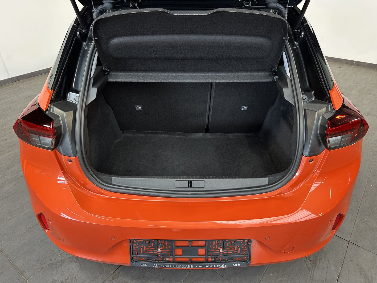 Fahrzeugabbildung Opel Corsa e Edition SHZ+180°-KAMERA+SHZ+STYLE-PAKET