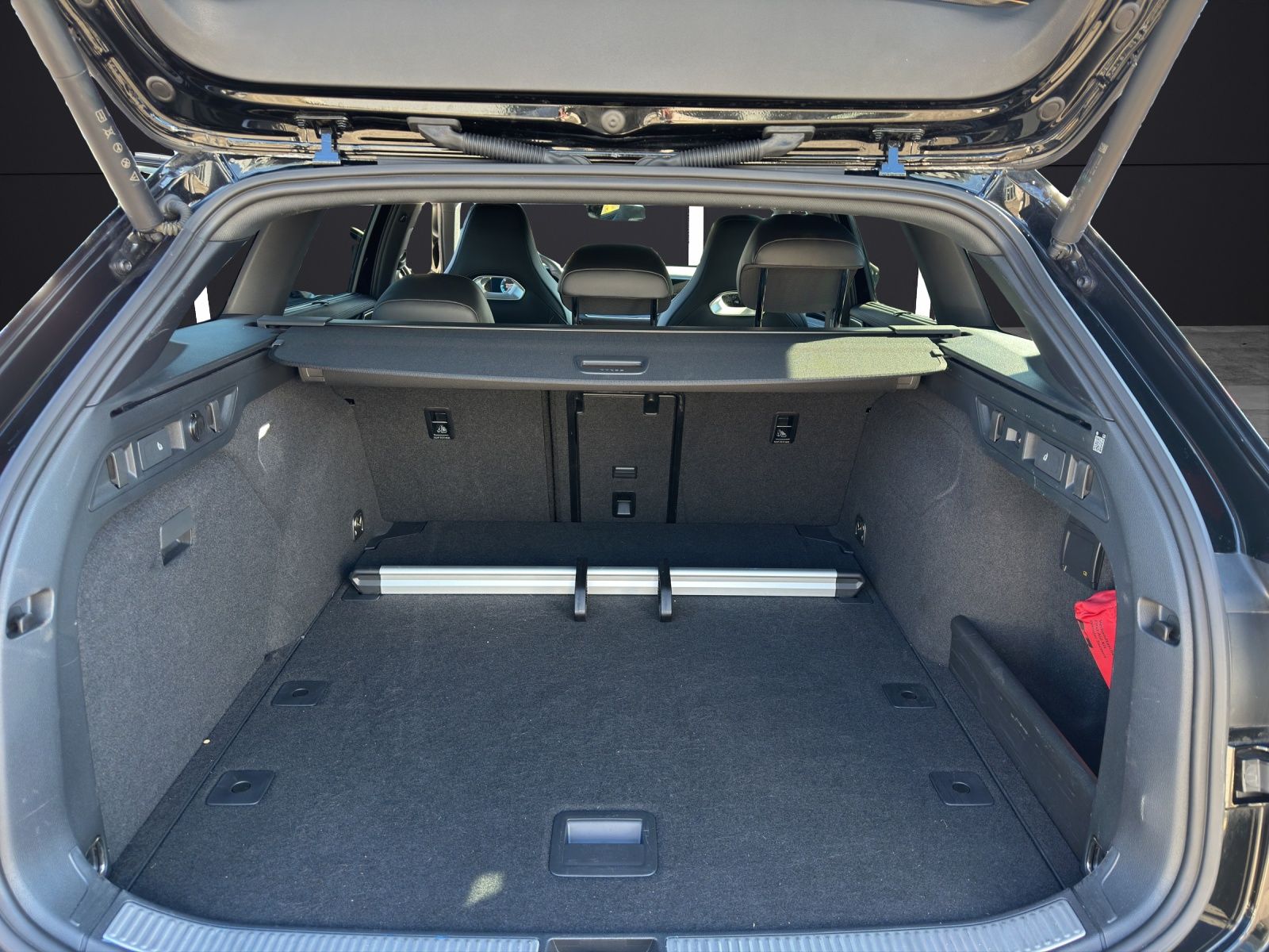Fahrzeugabbildung Volkswagen Passat TDI DSG R-Line Black Style MATRIX ACC DCC