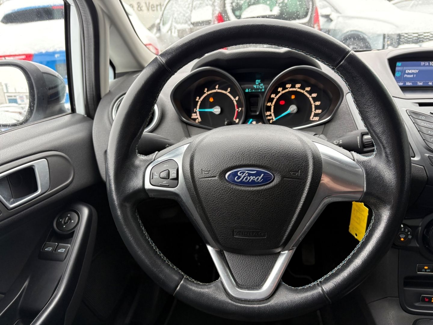 Fahrzeugabbildung Ford Fiesta SHZ Bluetooth Klimaanlage heizb WSS