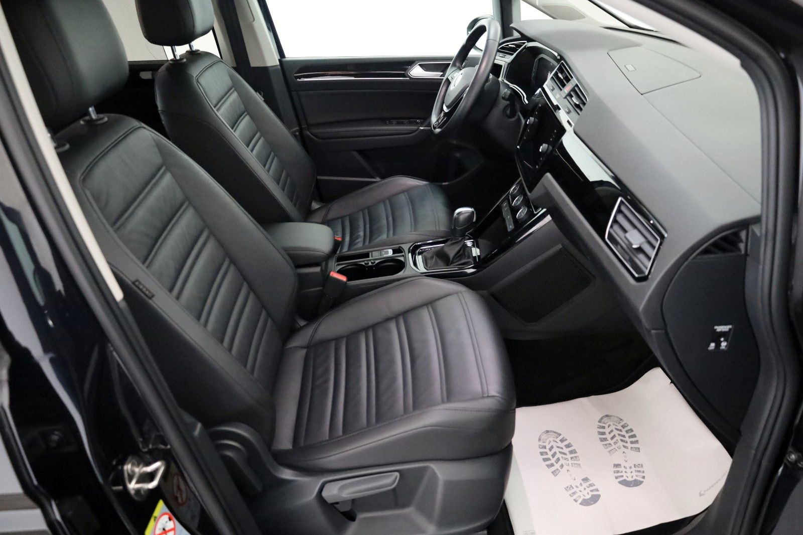 Fahrzeugabbildung Volkswagen Touran Highline Leder,Navi,LED,ACC,Panorama,SH