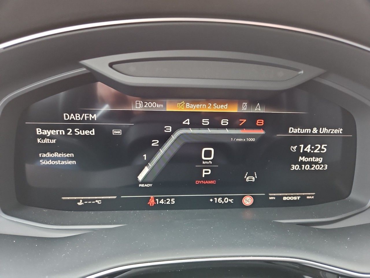 Fahrzeugabbildung Audi SQ8 Tiptronic Standheizung Panorama HUD AHK