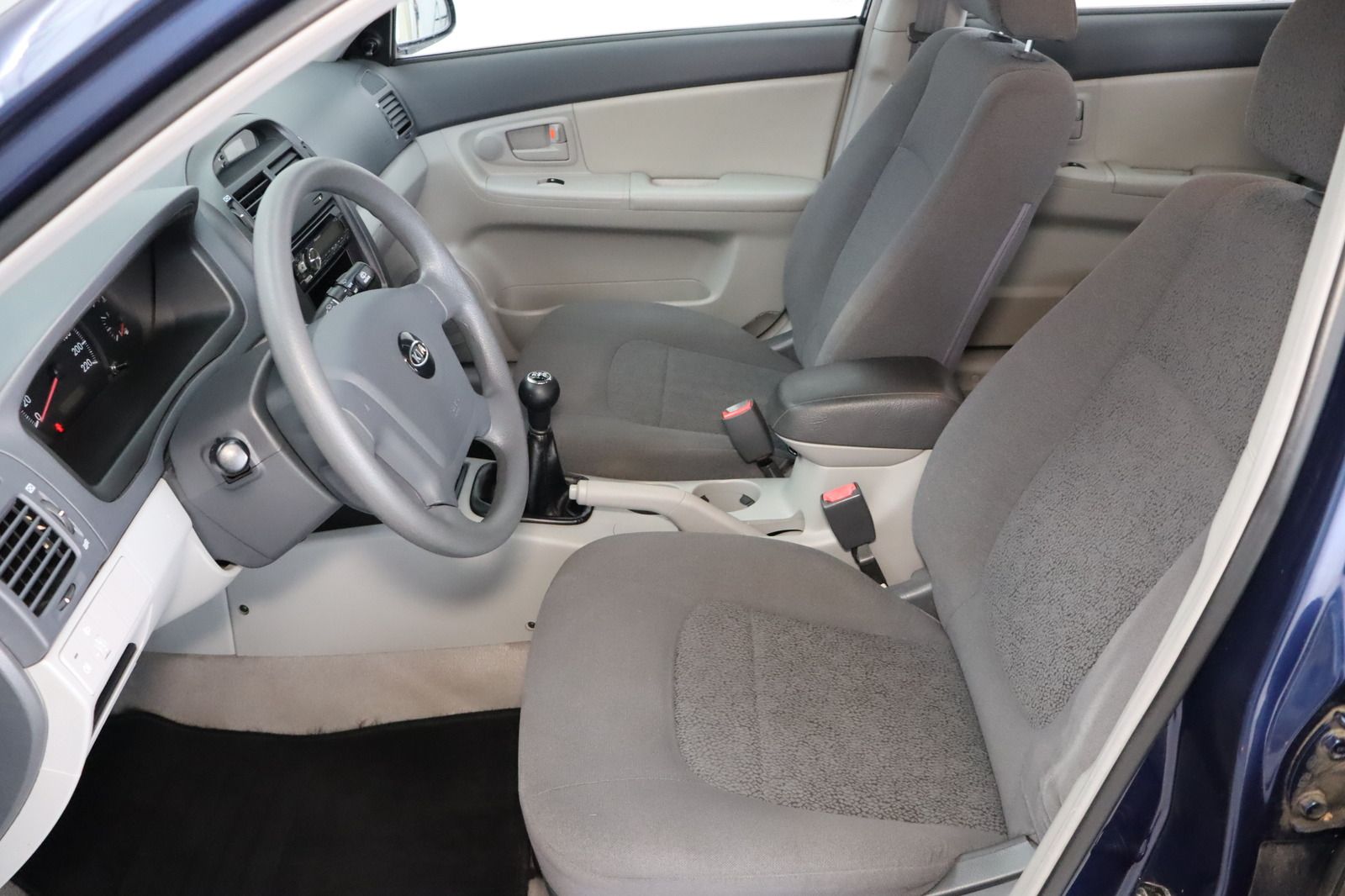 Fahrzeugabbildung Kia Cerato 1.6 LX HU/AU 08.2027 * Klima