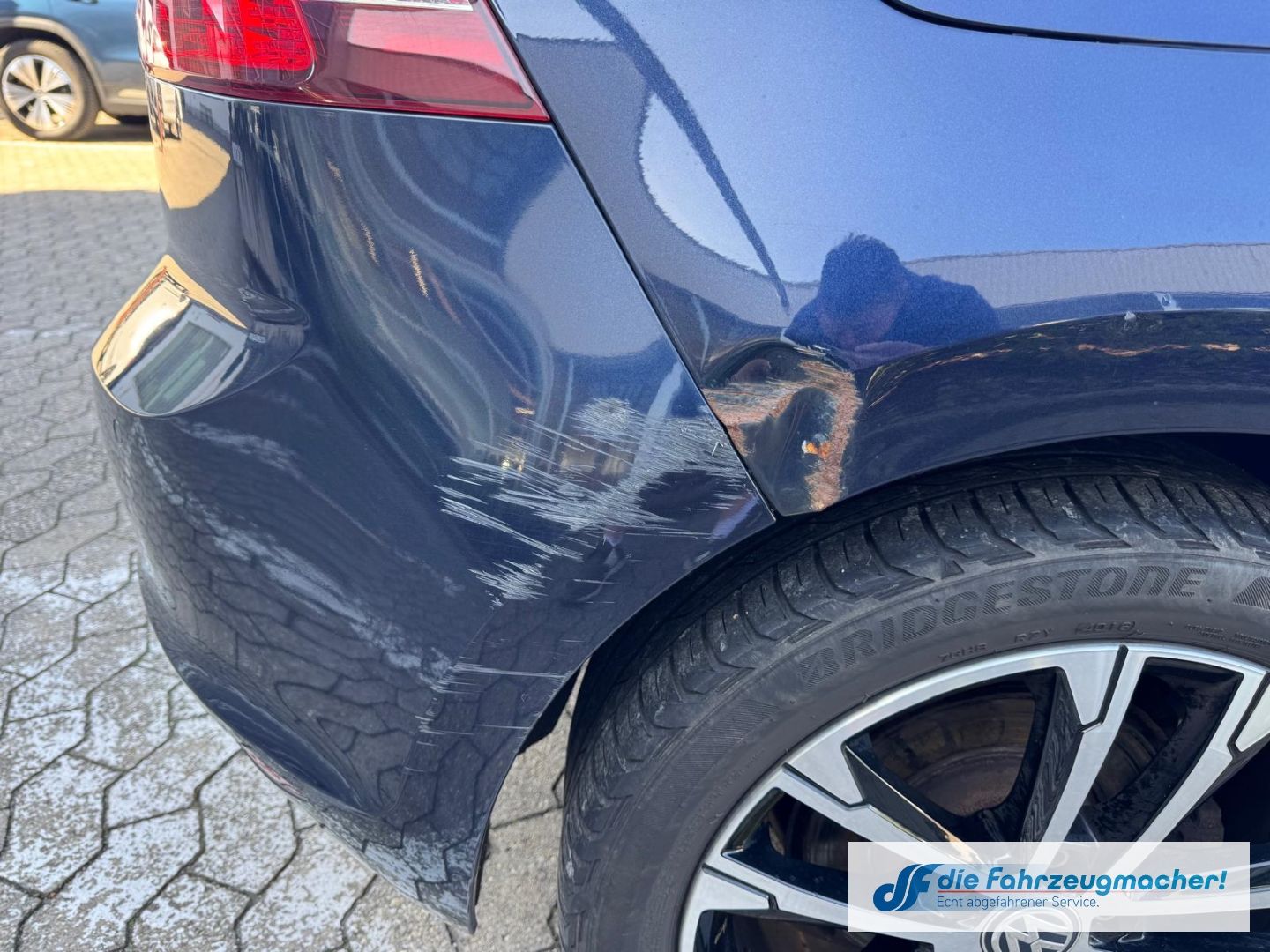 Fahrzeugabbildung Volkswagen Golf VII Allstar BMT Navi Bi-Xenon *EXPORT