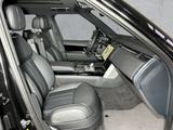Land Rover Range Rover D350 LWB HSE Display in Kopfstüzen,  - Land Rover Range Rover von 2026