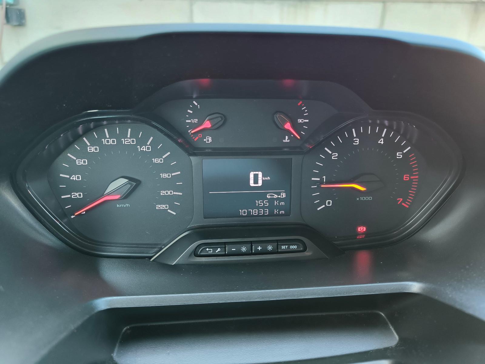 Peugeot Partner Premium L2 1.5 HDI*Navi*SHZG*PDC*Tempo