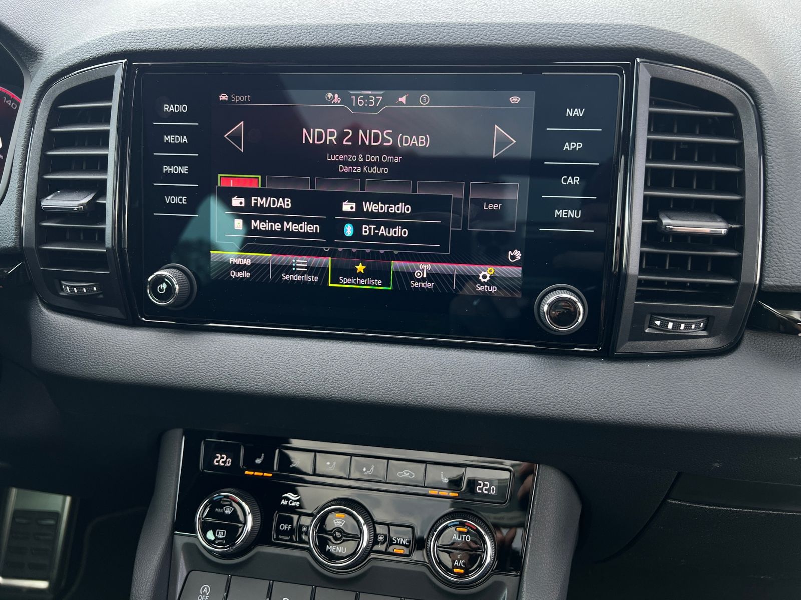 Fahrzeugabbildung SKODA Karoq Sportline 2.0 TSI 4x4 DSG *Panorama, AHK,